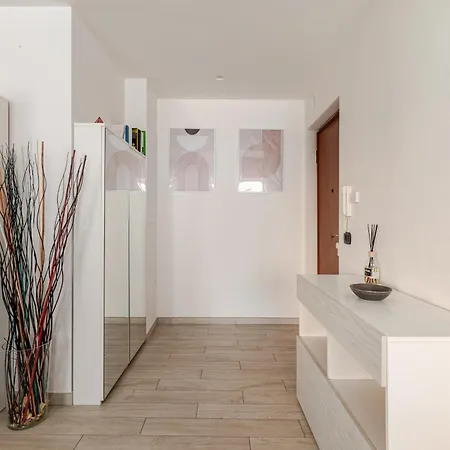 Apartament Domus Alexandrae - Metro A & Tuscolana Rzym